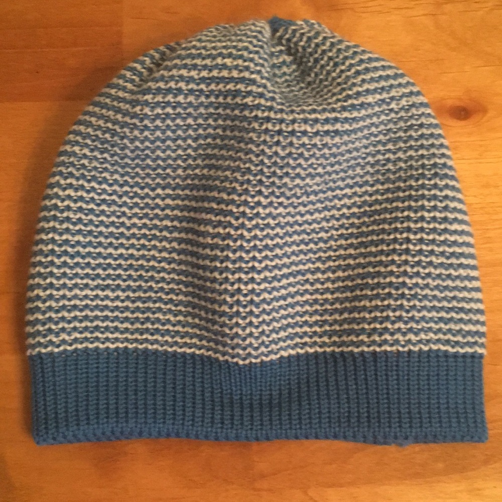 Disana 100% virgin wool baby hat in blue white